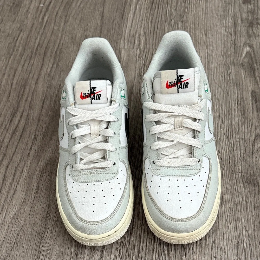 Nike Kids White and Gray Sneakers with Green Accents